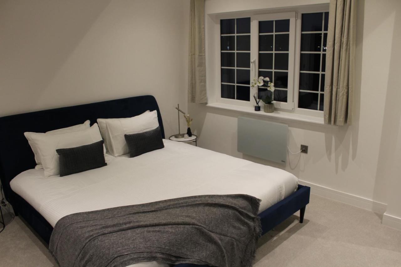 Luxury 2 Bed Apartment In The Heart Of Rochester Rochester  Exterior photo