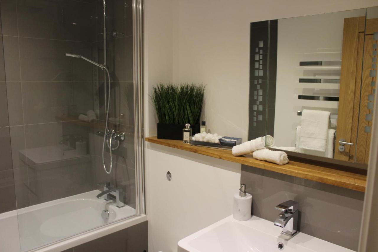 Luxury 2 Bed Apartment In The Heart Of Rochester Rochester  Exterior photo