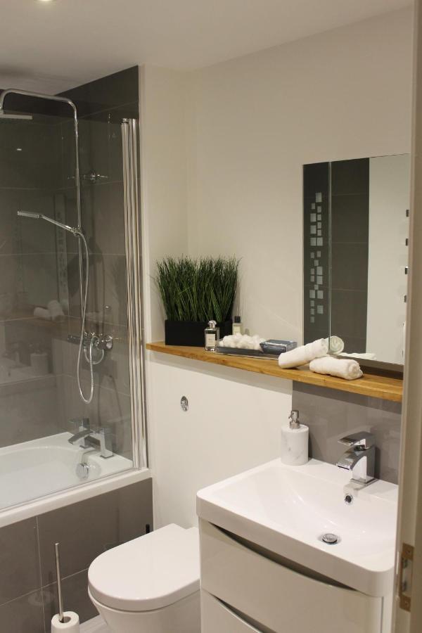 Luxury 2 Bed Apartment In The Heart Of Rochester Rochester  Exterior photo