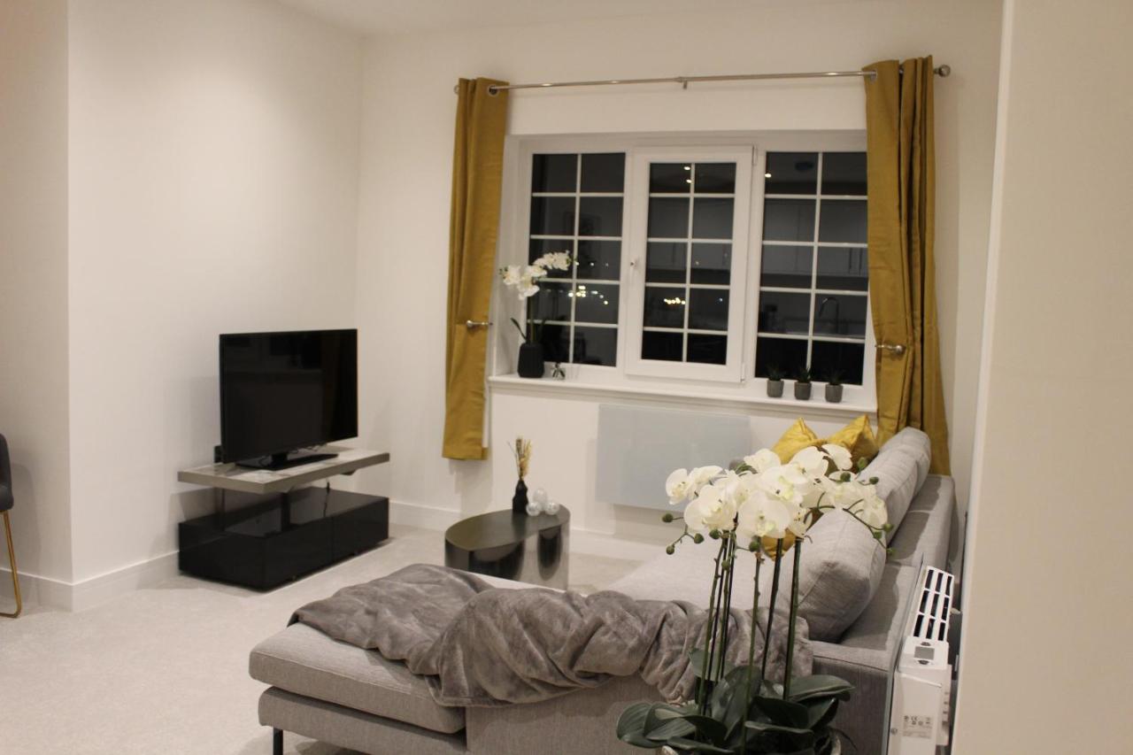 Luxury 2 Bed Apartment In The Heart Of Rochester Rochester  Exterior photo