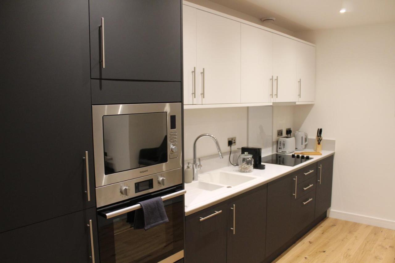 Luxury 2 Bed Apartment In The Heart Of Rochester Rochester  Exterior photo