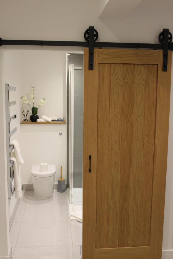Luxury 2 Bed Apartment In The Heart Of Rochester Rochester  Exterior photo