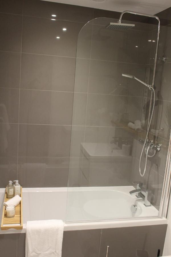 Luxury 2 Bed Apartment In The Heart Of Rochester Rochester  Exterior photo